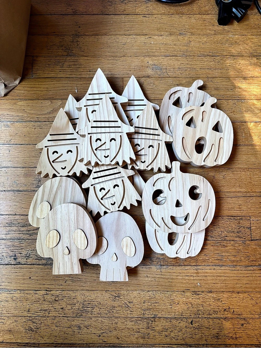FBM Wood Shape Witch Halloween Wood Decor Set NWT